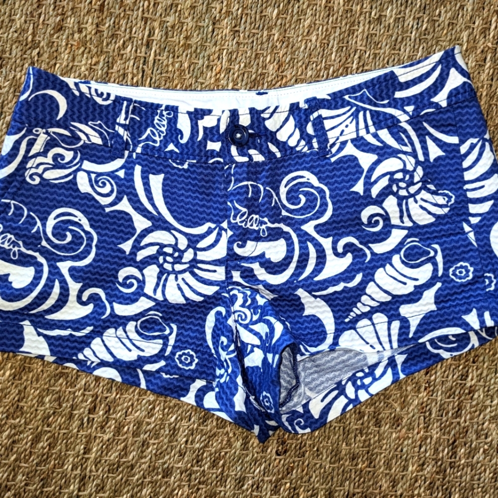 EUC Lilly Pulitzer The Seahorse Shell Walsh Short size 8